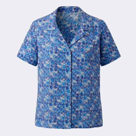 Blusa mujer de tejido bambula manga corta estampado formas ovales en azules y beig