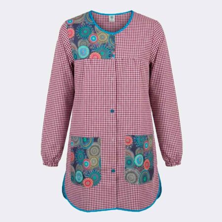Bata corta mujer cuadros granate combinado con estampado de mandalas