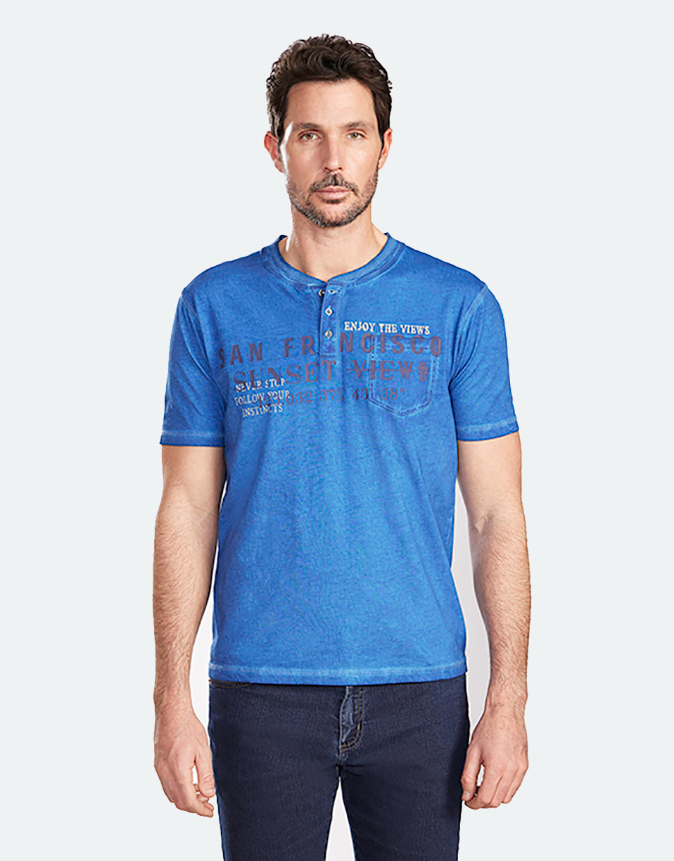 Camiseta punto manga corta y tapeta con tres botones en cuello en color azul | Casa Indalesi