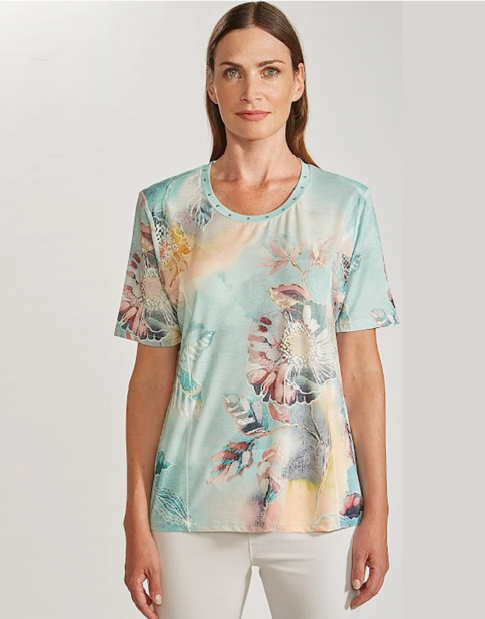 Camiseta punto mujer corta en estampado en flores con detalle con brillantito en el cuello en tonos verdes con estampado floral | Casa Indalesi